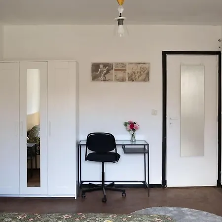 2br And 1lr Apt, Only 15mins To Gravensteen Castle Apartment *