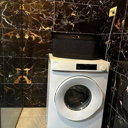 Apartment 2br And 1lr Apt, Only 15mins To Gravensteen Castle *